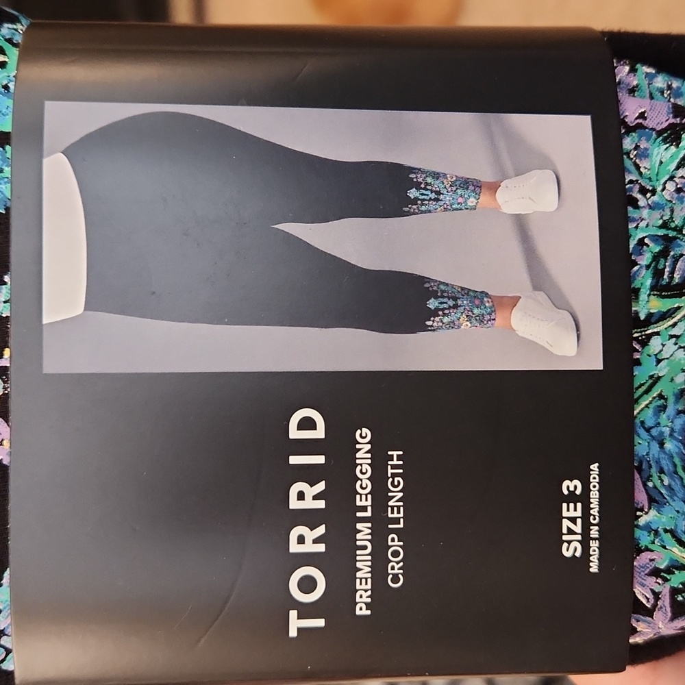 NWT Torrid leggings